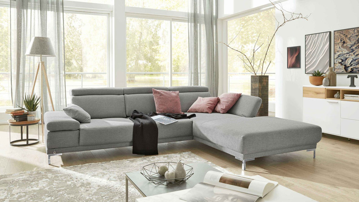 Interliving Serie 4251 – Ecksofa Platingrau