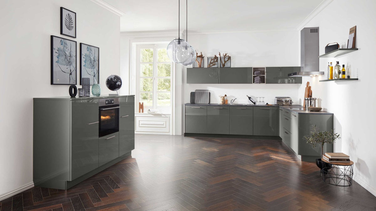 Interliving Küche Serie 3007 – Hochglanz Grau