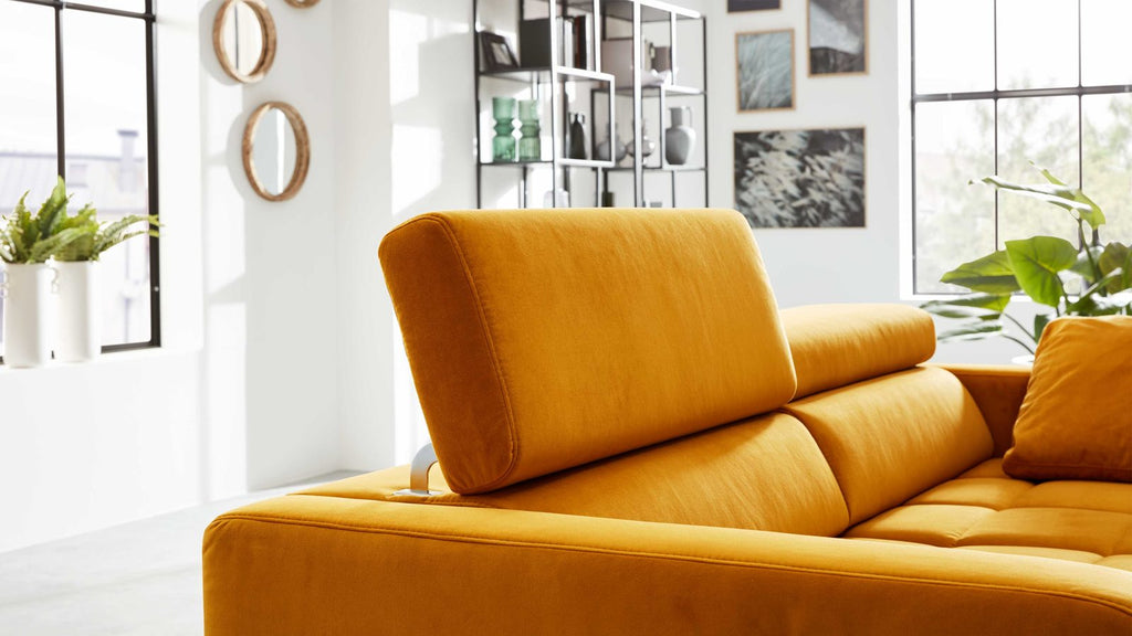 Interliving Serie 4303 – Einzelsofa 3-Sitzer Samt Curry