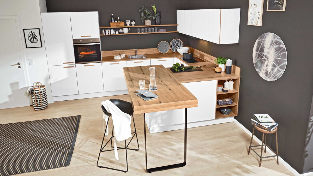 Interliving Küche Serie 3043 – Weiß mit Bartheke