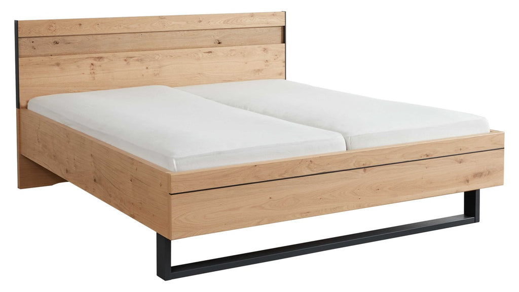 Schlafzimmer-Set in Balkeneiche und Taupe mit Doppelbett auf Kufengestell