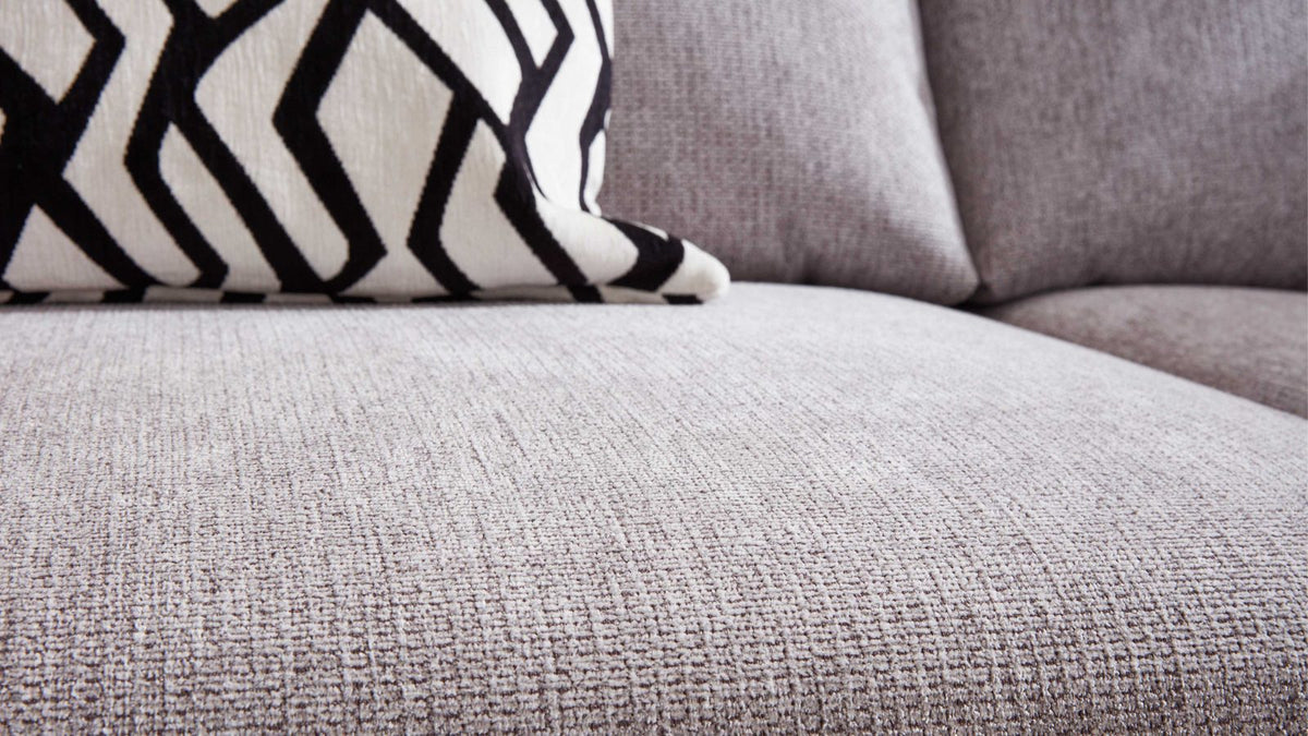 Interliving Serie 4400 – Ecksofa Stoff Hellgrau