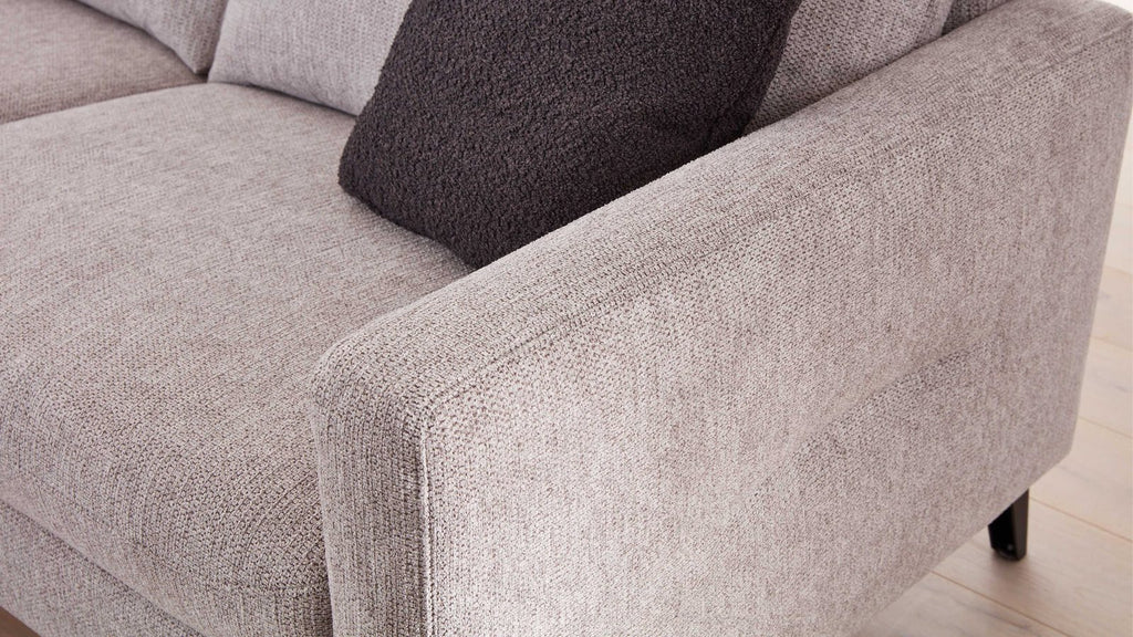 Interliving Serie 4400 – Ecksofa Stoff Hellgrau