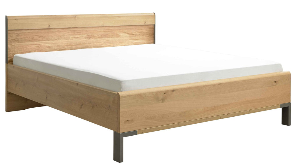 Schlafzimmer in Eiche Bianco, Riffholz und Champagner mit Polsterbett