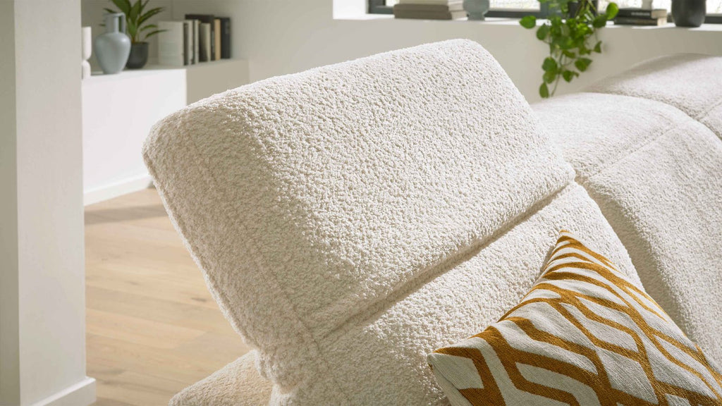 Interliving Serie 4054 – Ecksofa Bouclé Creme