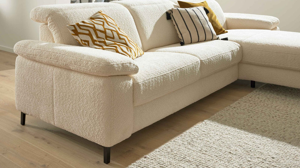 Interliving Serie 4054 – Ecksofa Bouclé Creme