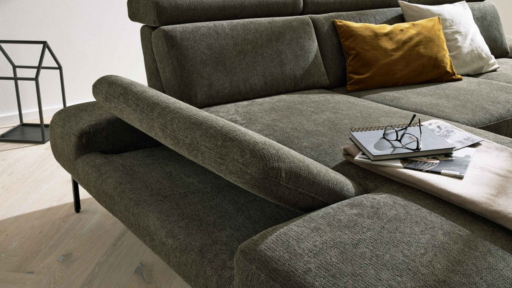 Interliving Serie 4254 – Ecksofa Stoff Jagdgrün