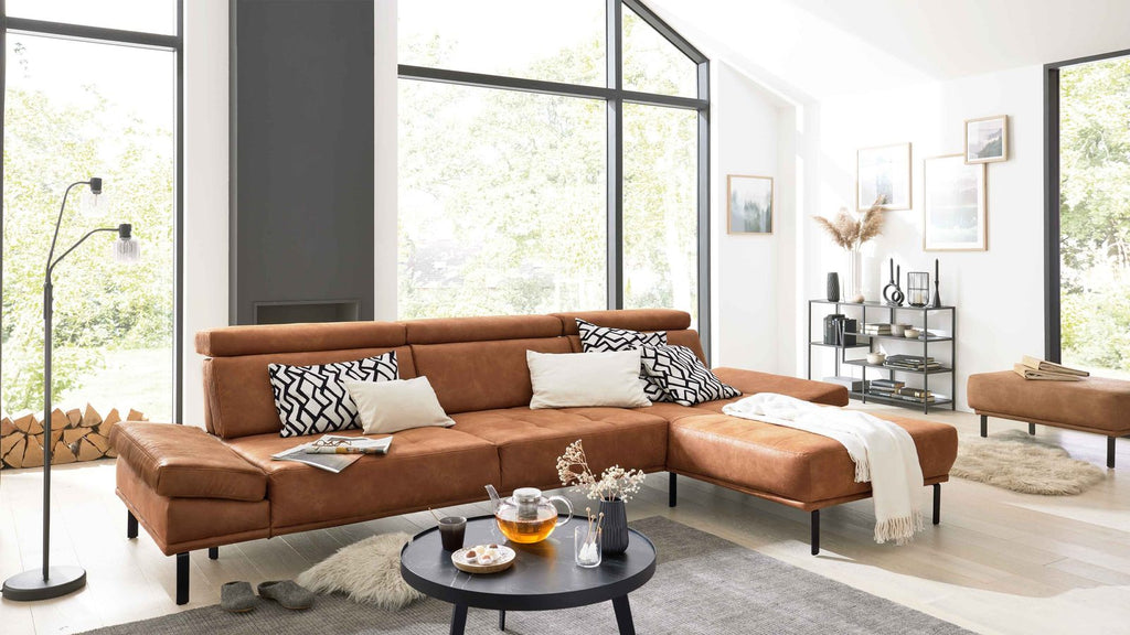 Interliving Serie 4254 – Ecksofa Mikrofaser Cognac