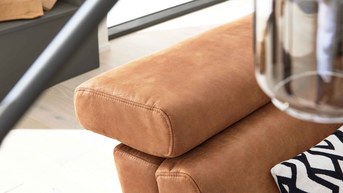 Interliving Serie 4254 – Ecksofa Mikrofaser Cognac