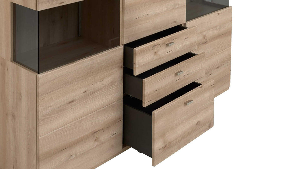 Interliving Highboard Serie 2110 in Alteicheoptik mit Glaseinsätzen