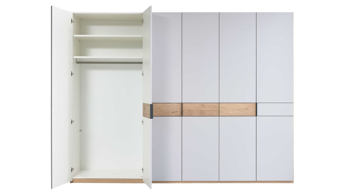 Drehtürenschrank Wildeiche Detail