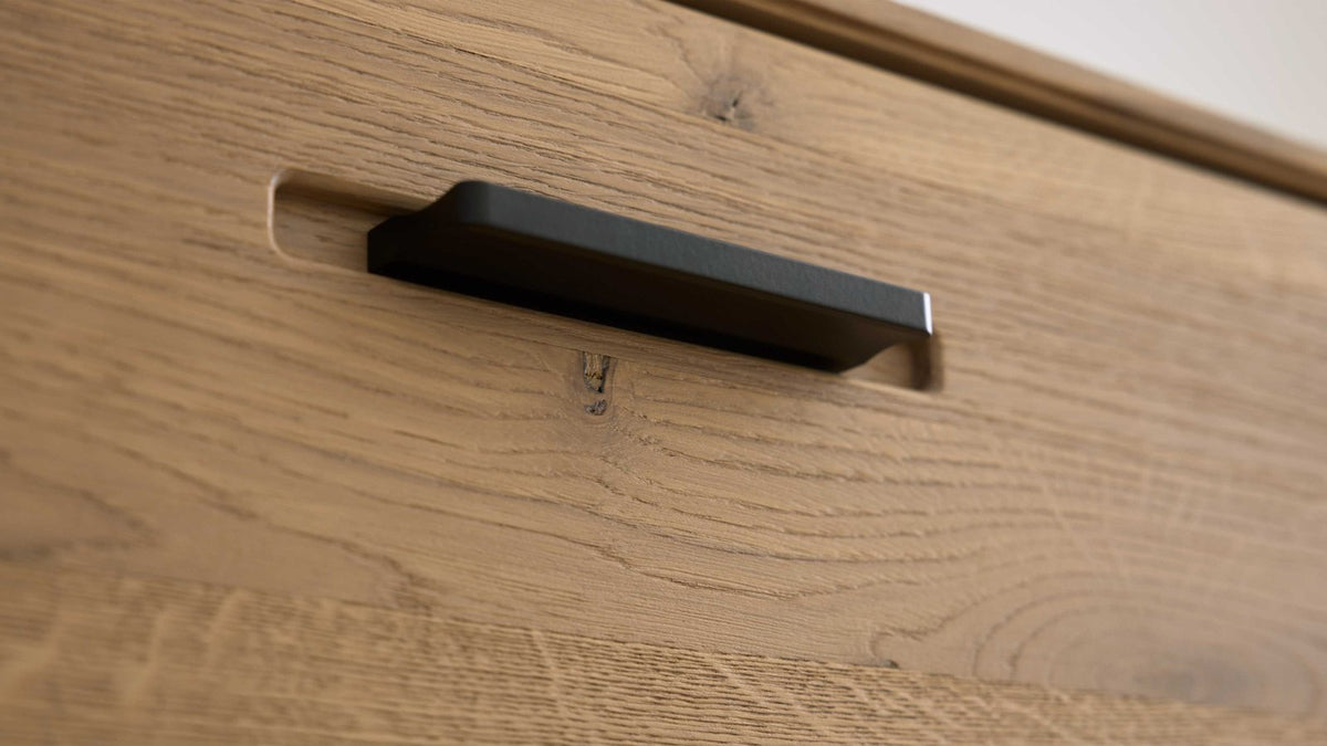 Interliving Wohnwand Serie 2029 mit Vitrine, Lowboard und Wandregal in Wildeiche