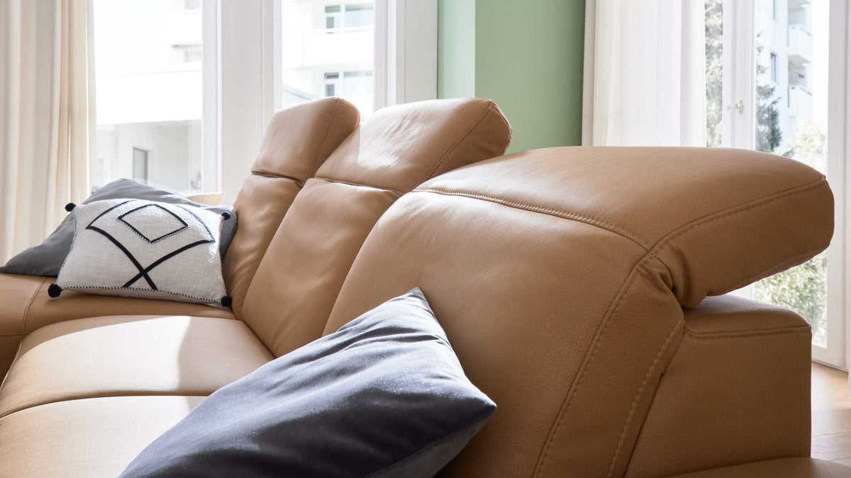 Interliving Serie 4064 – Ecksofa Microfaser Kurkuma