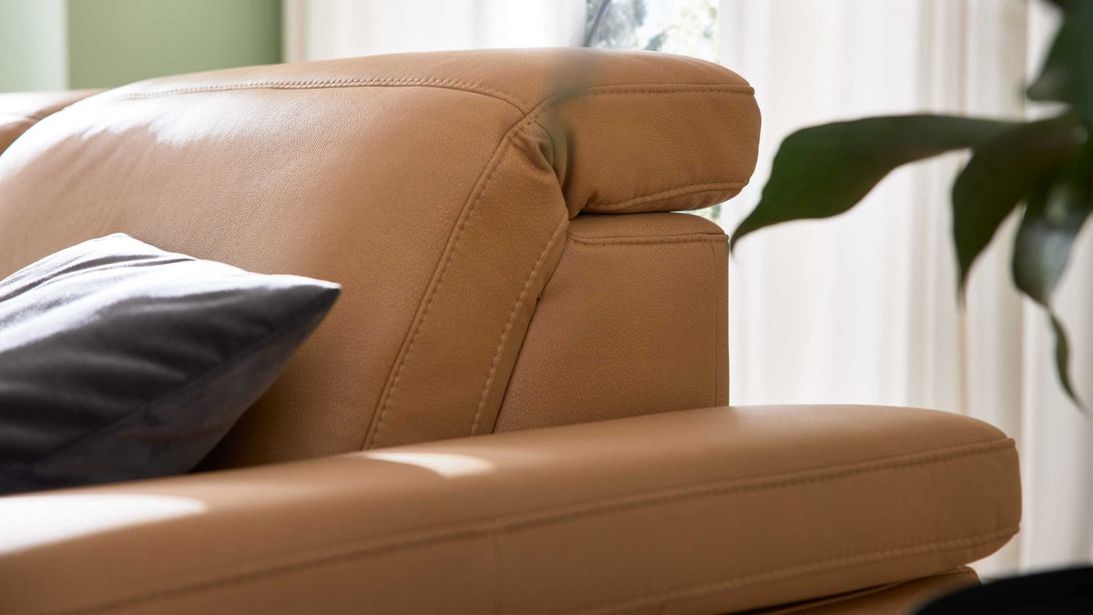 Interliving Serie 4064 – Ecksofa Microfaser Kurkuma