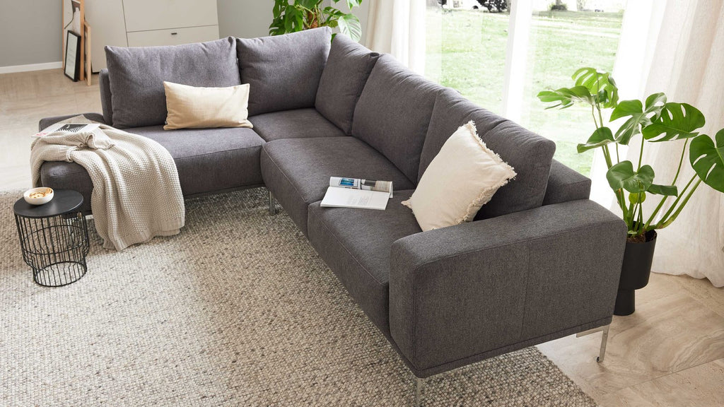 Interliving Serie 4255 – Ecksofa Stoff Dunkelgrau