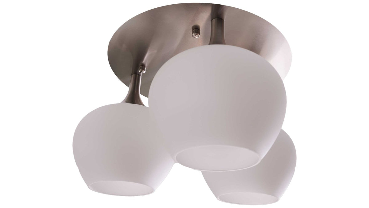 Deckenlampe mit drei kugelförmigen Mattglasschirmen und nickelfarbenem Baldachin