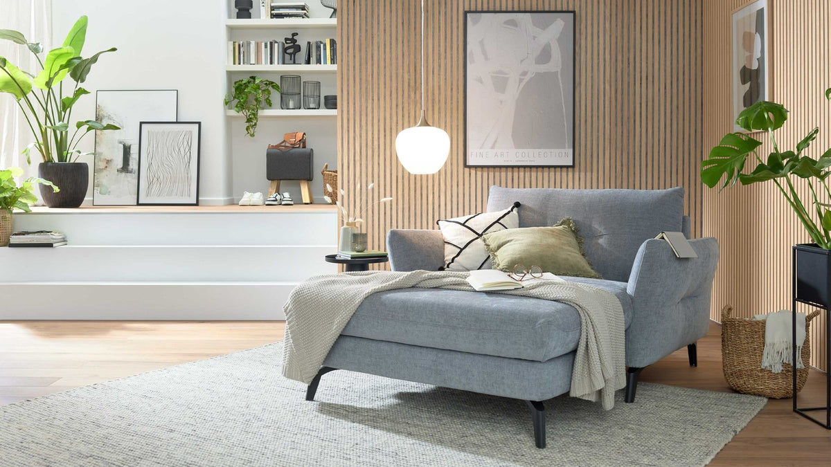 Interliving Serie 4400 – Love Seat Chaiselounge Stoff Hellgrau