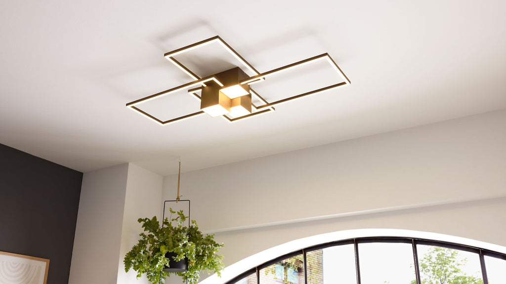 Deckenleuchte mit schwarzem Metallrahmen in geometrischem Design und integrierten LED-Elementen