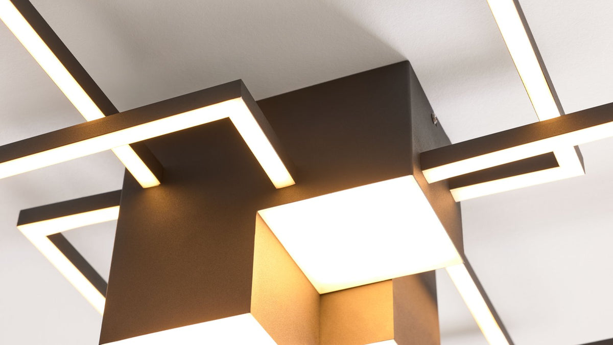 Deckenleuchte mit schwarzem Metallrahmen in geometrischem Design und integrierten LED-Elementen