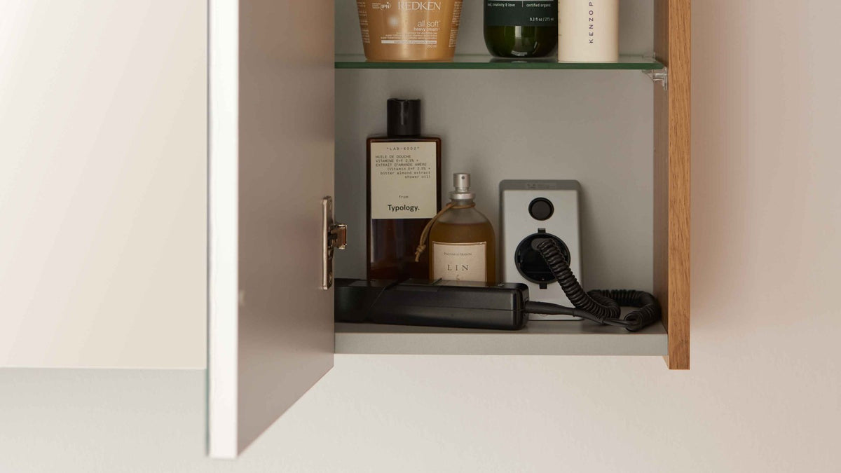 Badmöbel-Set in Eiche-Optik mit Sitzbank und Spiegelschrank