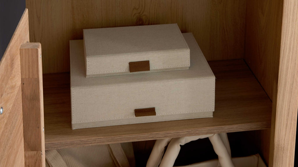 Garderobenmöbel-Set in Wildeiche mit praktischer Sitzbank, Kleiderschrank und Wandgarderobe