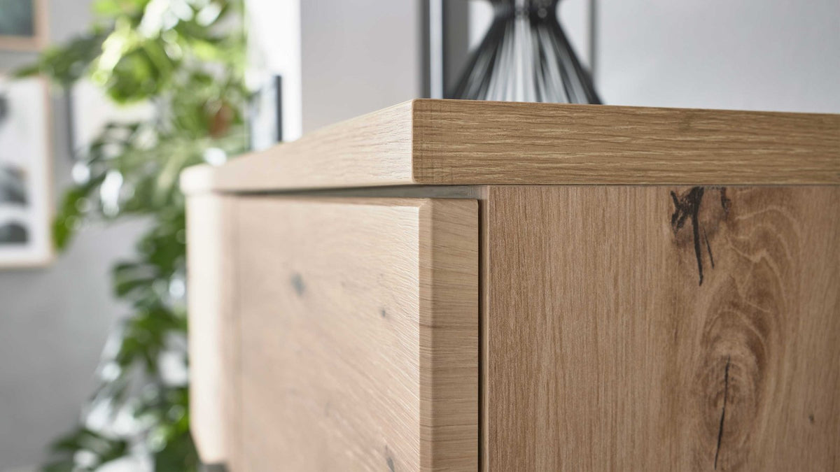 Interliving Highboard Serie 2110 in Alteiche mit Türen und Schubladen