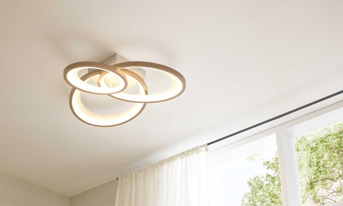 LED-Deckenleuchte in warmem Grau und Kaffee