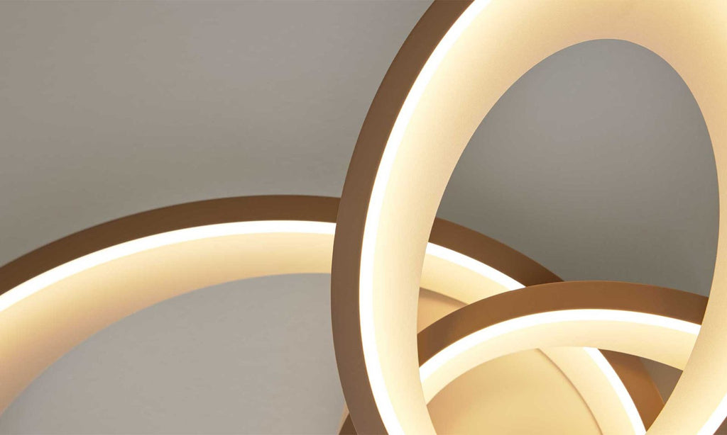 LED-Deckenleuchte in warmem Grau und Kaffee
