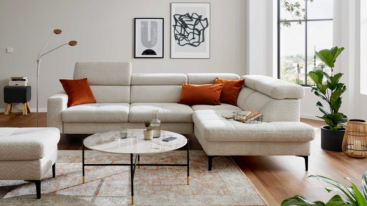 Interliving Serie 4420 – Ecksofa Stoff Hellbeige