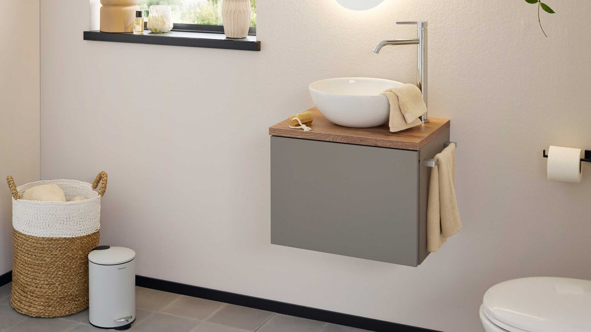 Modernes Gästebad-Möbel mit Aufsatzwaschbecken, Waschtischunterschrank und Design-Spiegel