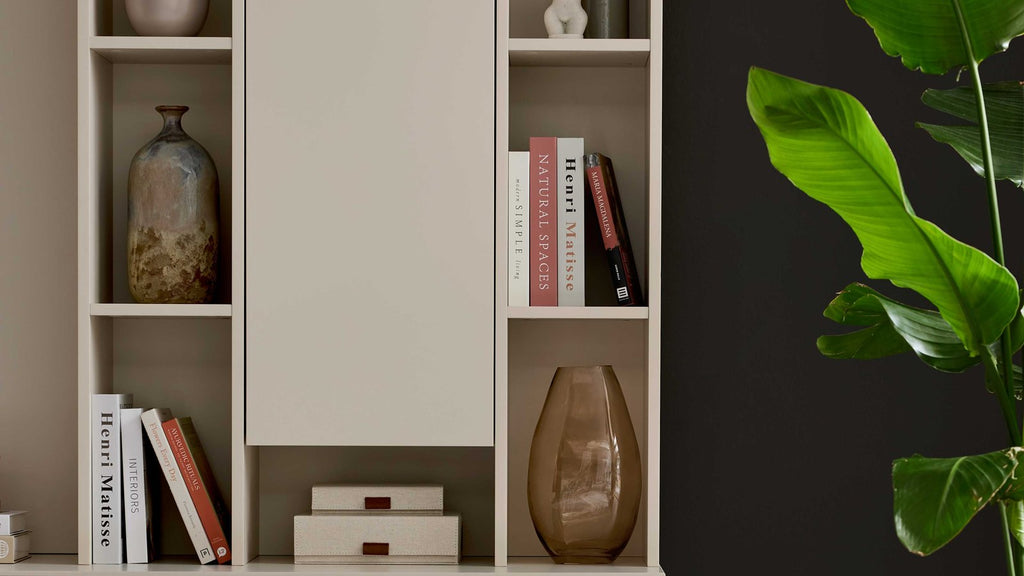 Interliving Wohnwand Serie 2034 in Beige mit offenen Regalfächern