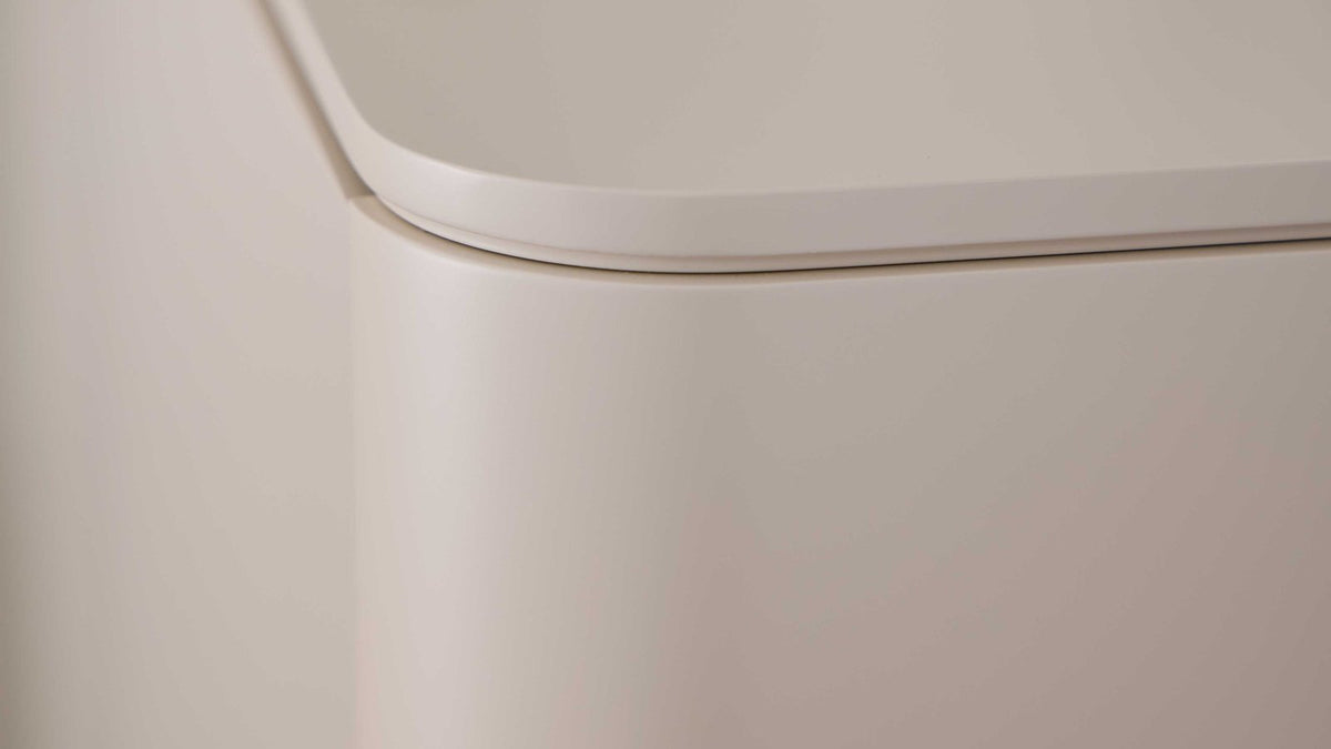Interliving Highboard Serie 2035 in Weiß mit klarer Frontgestaltung