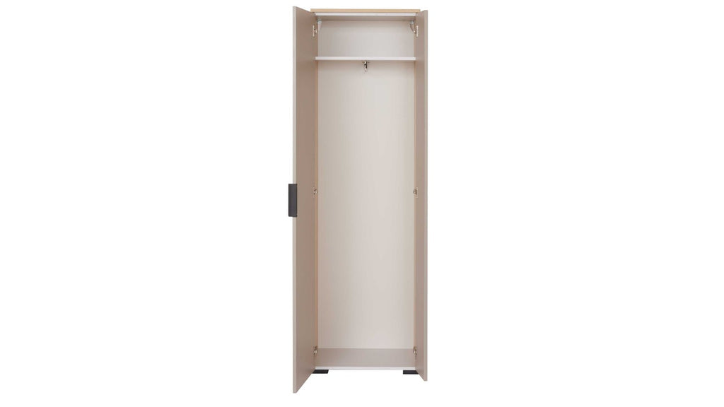 Schmaler Garderobenschrank in hellem Dekor mit modernem Design und dezentem Griffdetail