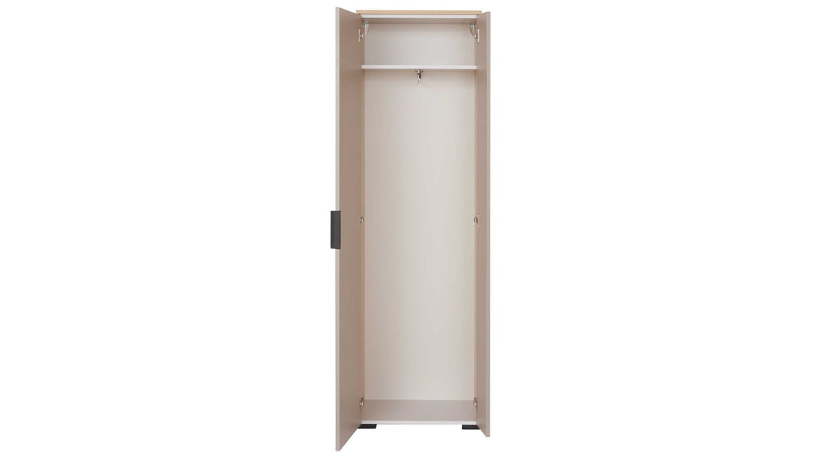 Schmaler Garderobenschrank in hellem Dekor mit modernem Design und dezentem Griffdetail