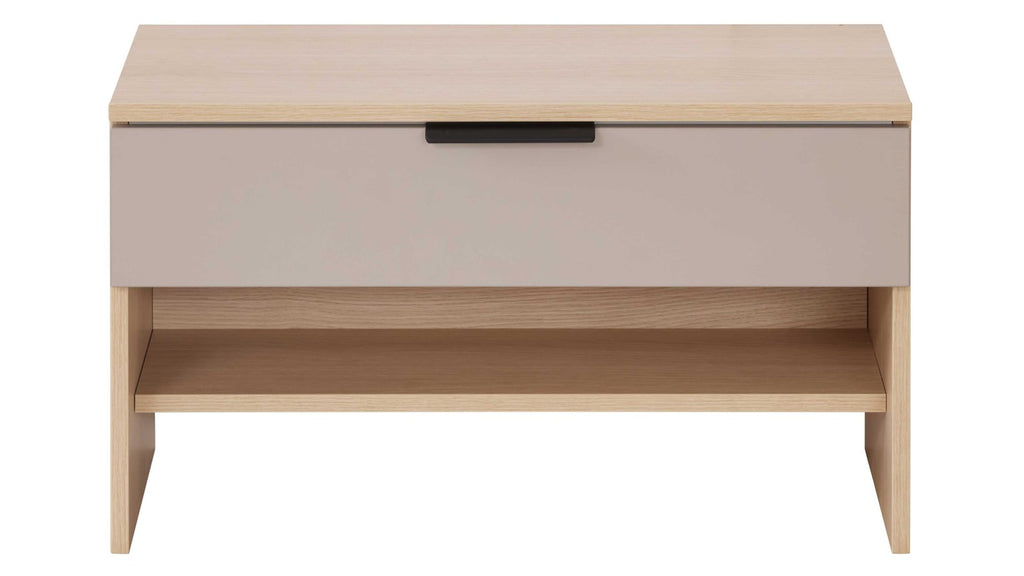 Moderne Sitzbank in heller Optik mit Stauraumfach und offener Ablage für Schuhe