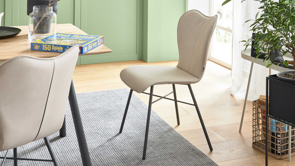Polsterstuhl mit beige meliertem Stoff und anthrazitfarbenem Metallgestell für moderne Essbereiche