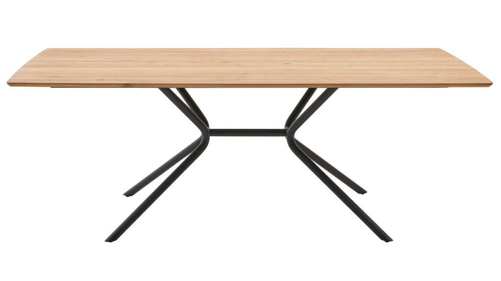 Esstisch mit heller Wildeiche und schwarzem Metallgestell im Industrial-Stil