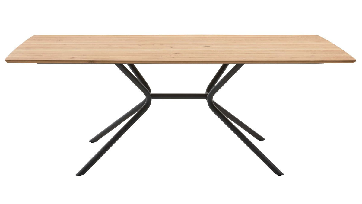Esstisch mit heller Wildeiche und schwarzem Metallgestell im Industrial-Stil