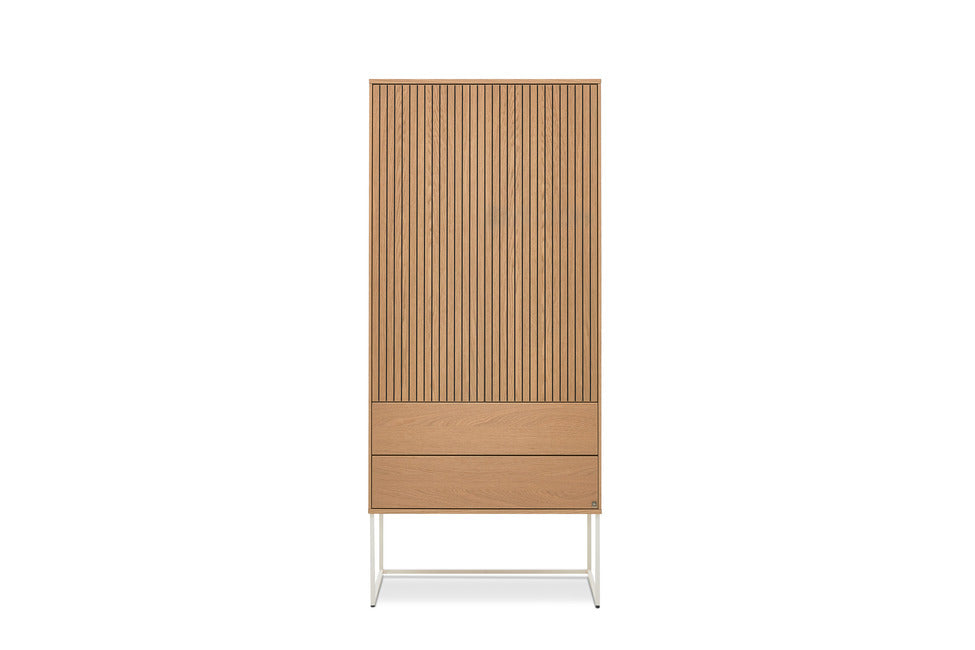Kara-Frame – Highboard in Eiche furniert