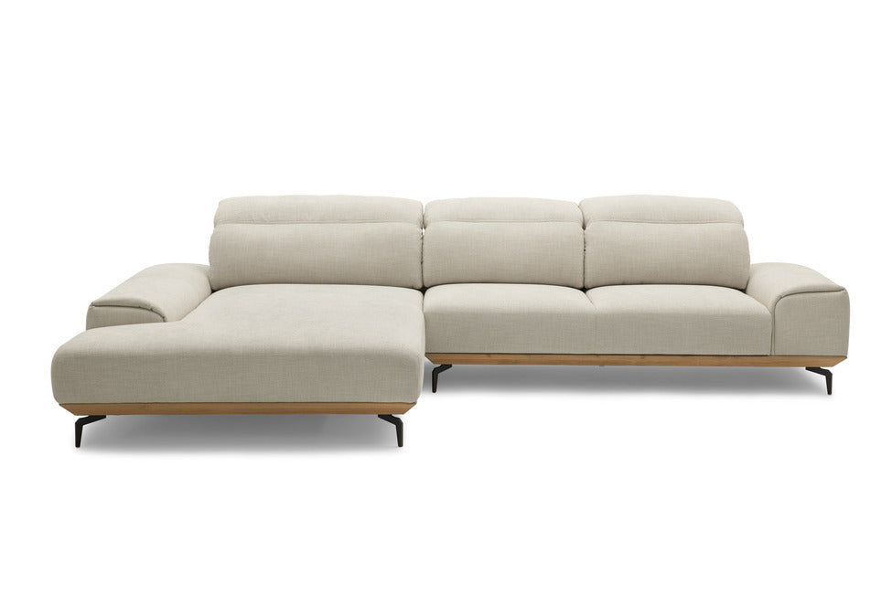 MR 2490 – Ecksofa in ivory mit Metallfuß